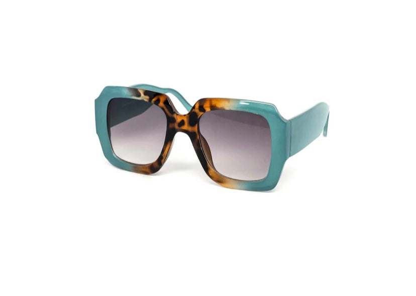 Lexy Oversized Chunky Two-tone Frame