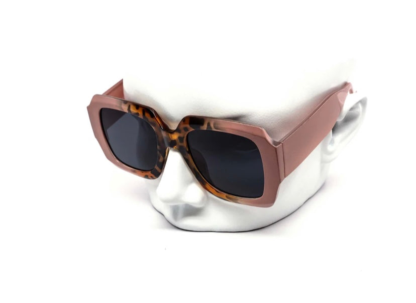 Lexy Oversized Chunky Two-tone Frame